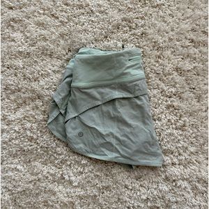 Lululemon Speed Up Low Rise Short 2.5” Size 4